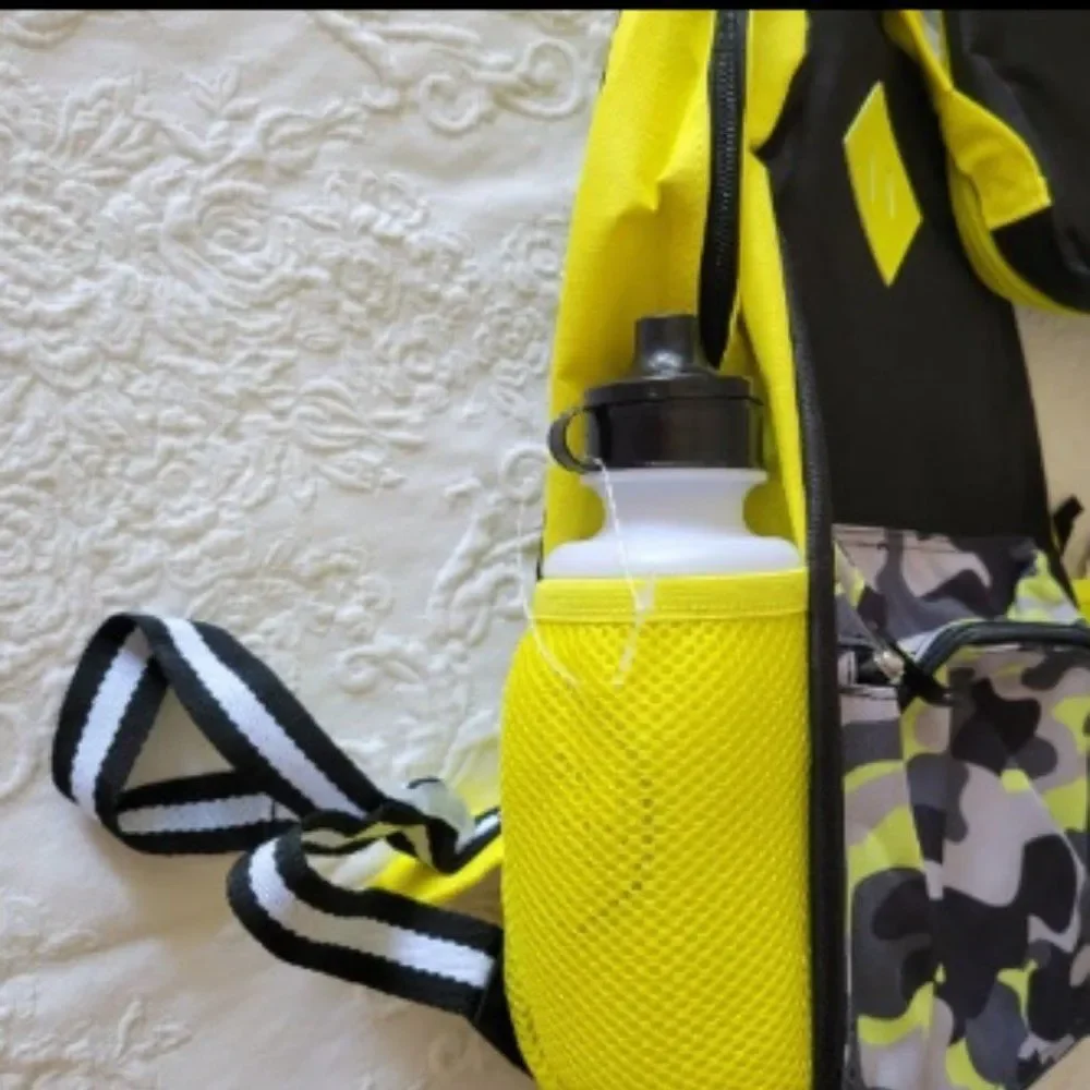 L2D 16" Backpack with Lunch Bag & Headphones - Picture 5 of 7
